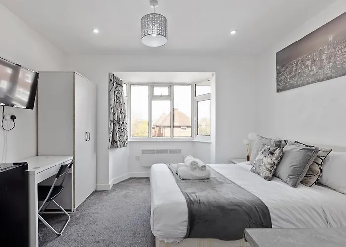 South Harrow Apartment