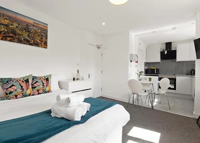 South Harrow Apartment