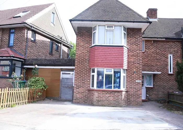 South Harrow Apartment