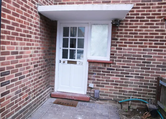 South Harrow Apartment